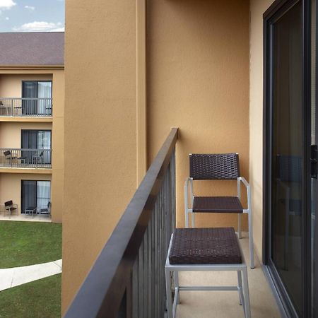 Courtyard By Marriott Феєтвілл Екстер'єр фото