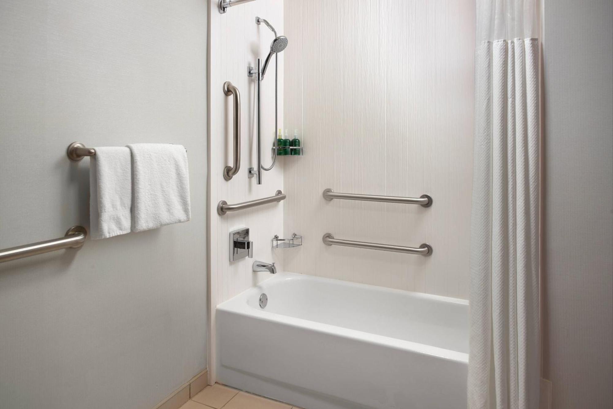 Courtyard By Marriott Феєтвілл Екстер'єр фото